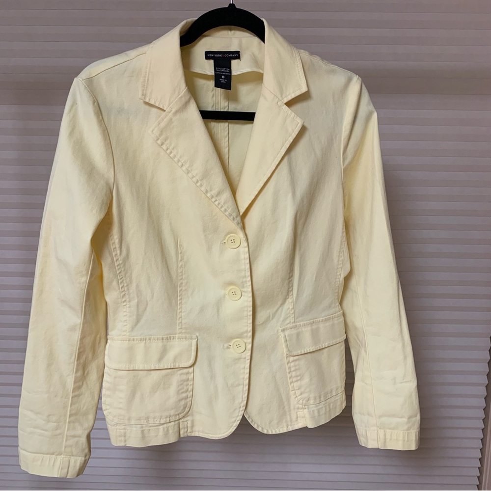 New York & Company Women’s Pastel Yellow Size 6 Blazer Jacket. Like New